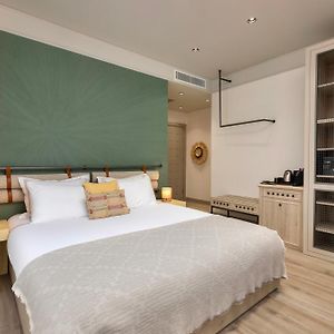 Gemütliches Zimmer mit Kingsize-Bett