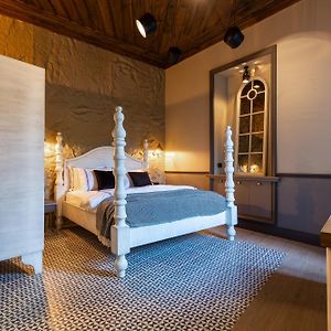 Design Zimmer mit Kingsize-Bett